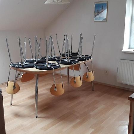 Ubytovaci Zarizeni Lovosice Esterno foto