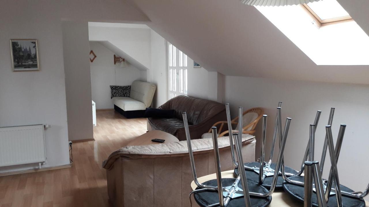 Ubytovaci Zarizeni Lovosice Esterno foto