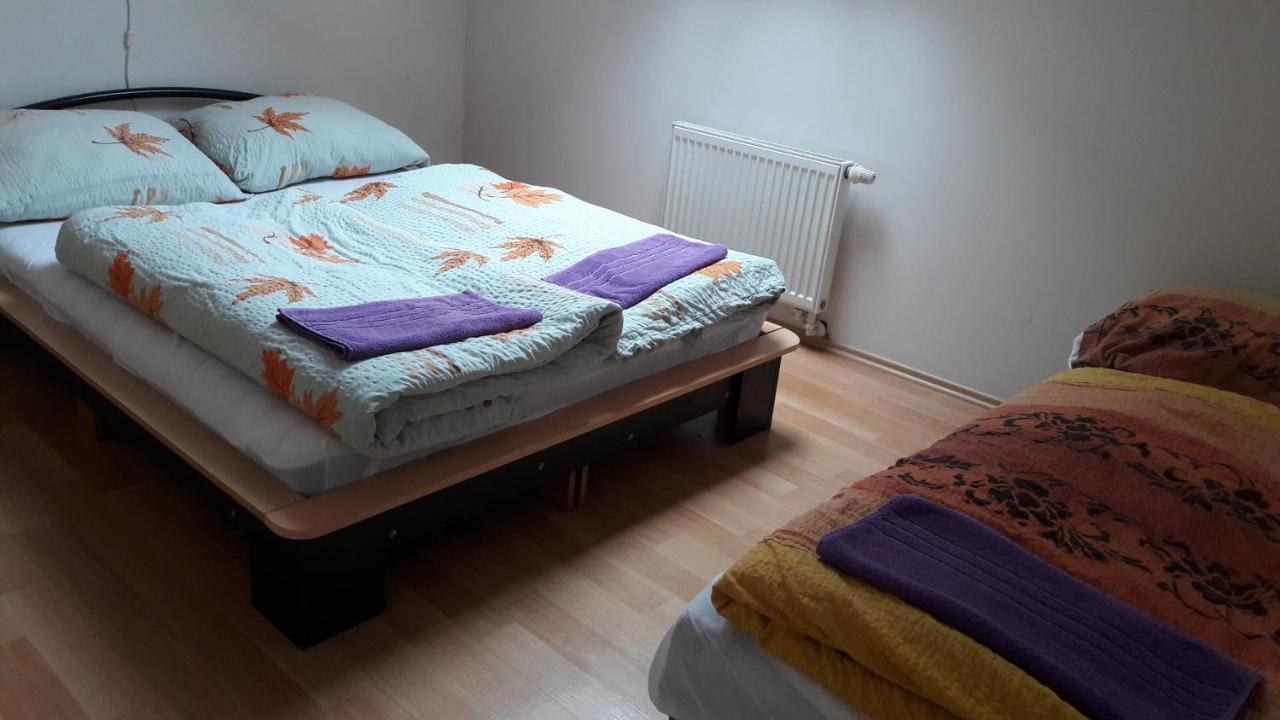 Ubytovaci Zarizeni Lovosice Esterno foto